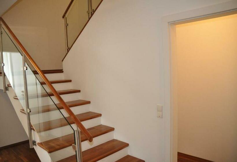 Апартаменты 1 Спальня, Sandwirth