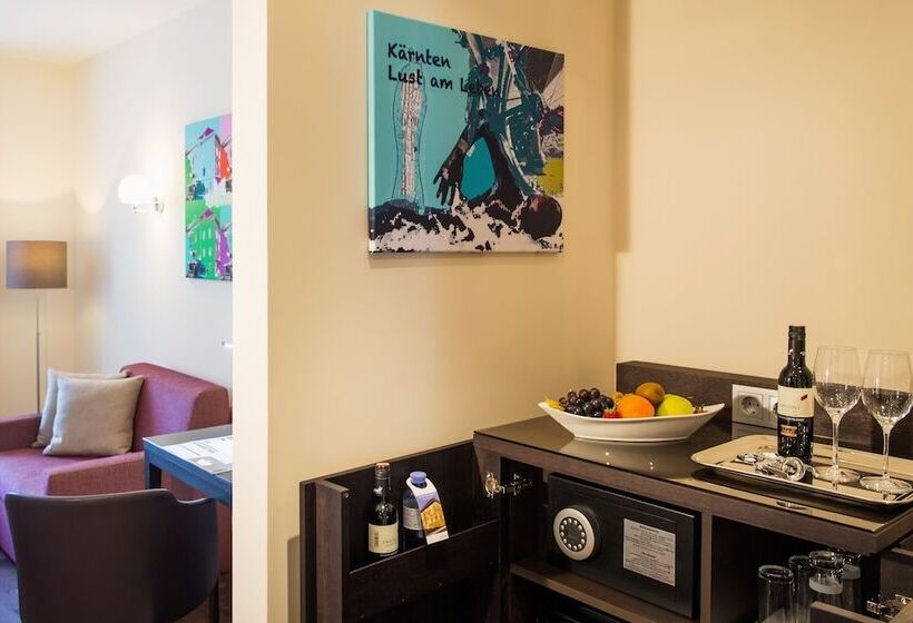 Номер Superior, Sandwirth