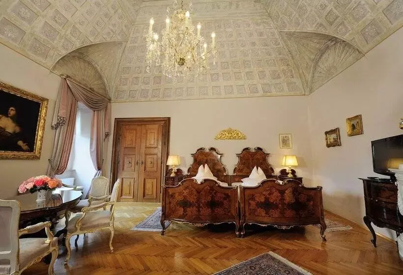 Delüks Oda, Schloss Dürnstein