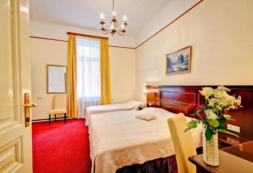 اتاق استاندارد سه نفره, Viktoria Schonbrunn