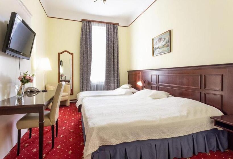 اتاق استاندارد سه نفره, Viktoria Schonbrunn