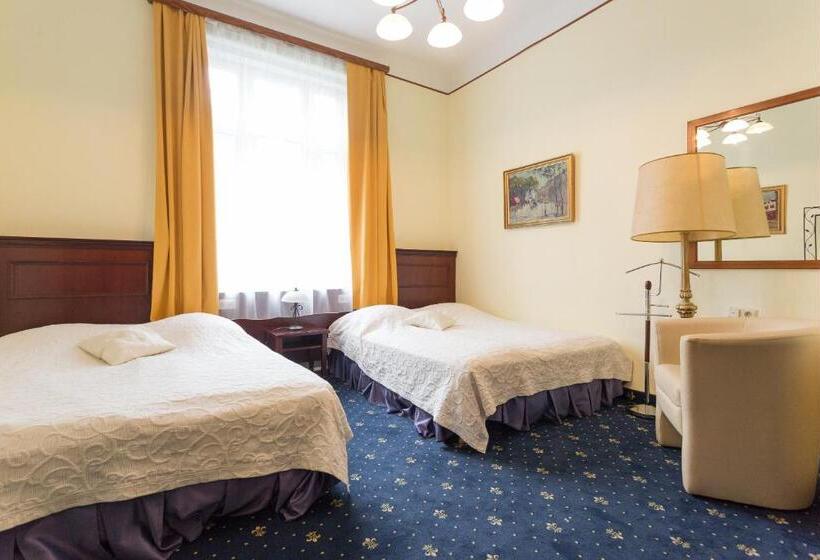 اتاق استاندارد چهار تخته, Viktoria Schonbrunn