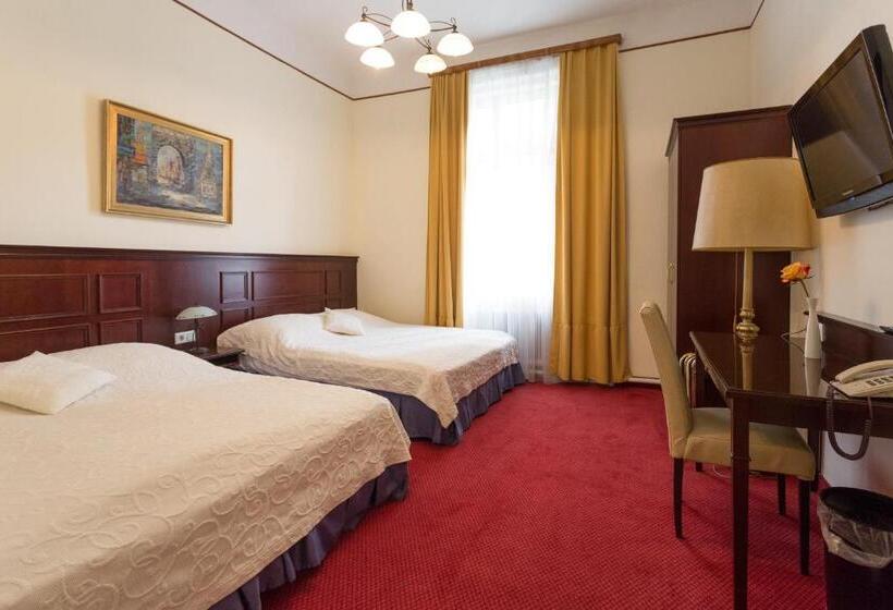 اتاق استاندارد چهار تخته, Viktoria Schonbrunn