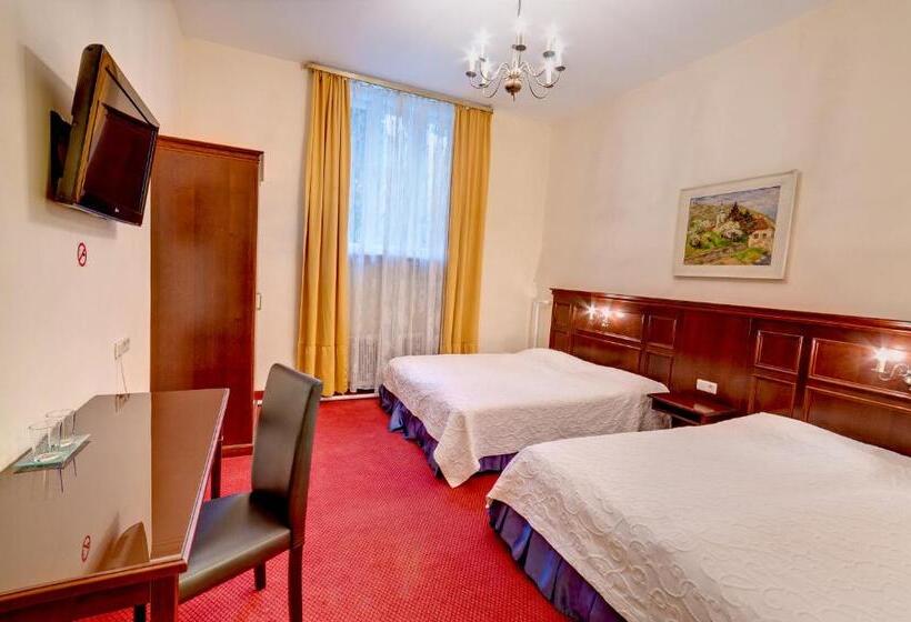 اتاق استاندارد چهار تخته, Viktoria Schonbrunn