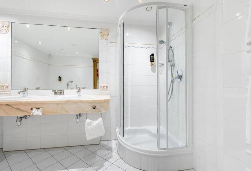 סוויטת ג'וניור, Alte Post