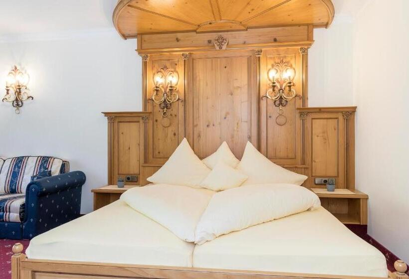 סוויטת ג'וניור, Alte Post