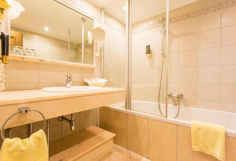 חדר דלוקס, Alte Post