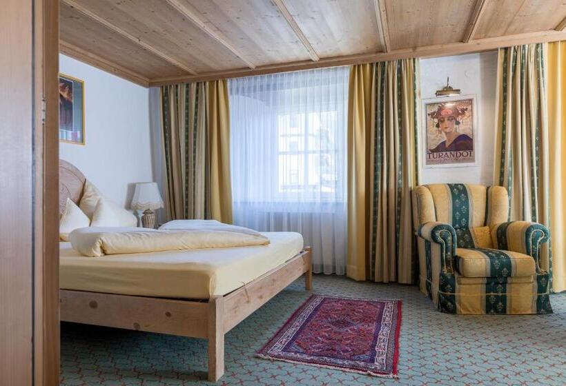 חדר דלוקס, Alte Post