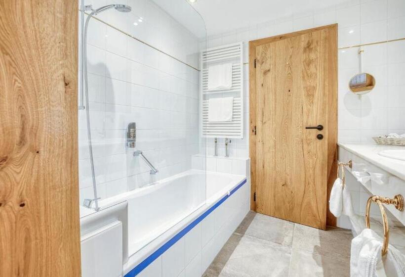 חדר דלוקס, Alte Post