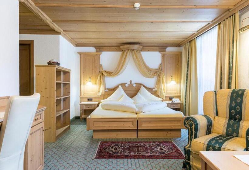 חדר דלוקס, Alte Post