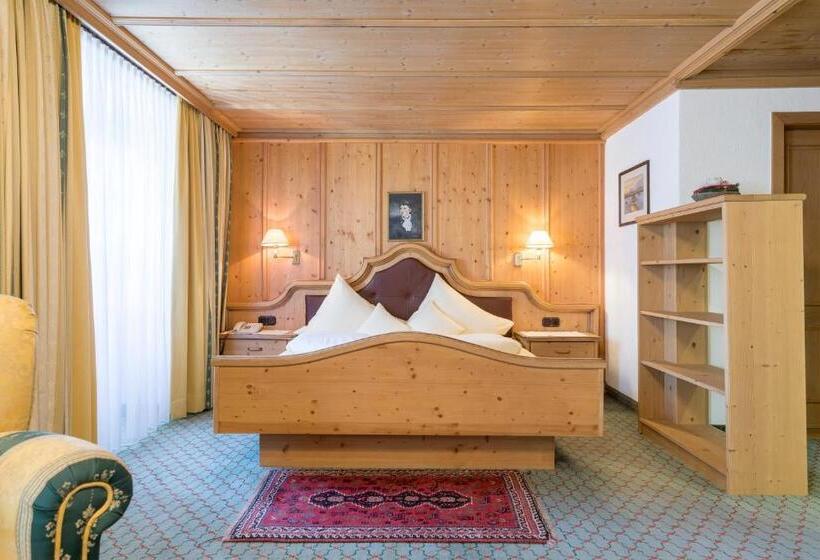 חדר דלוקס, Alte Post