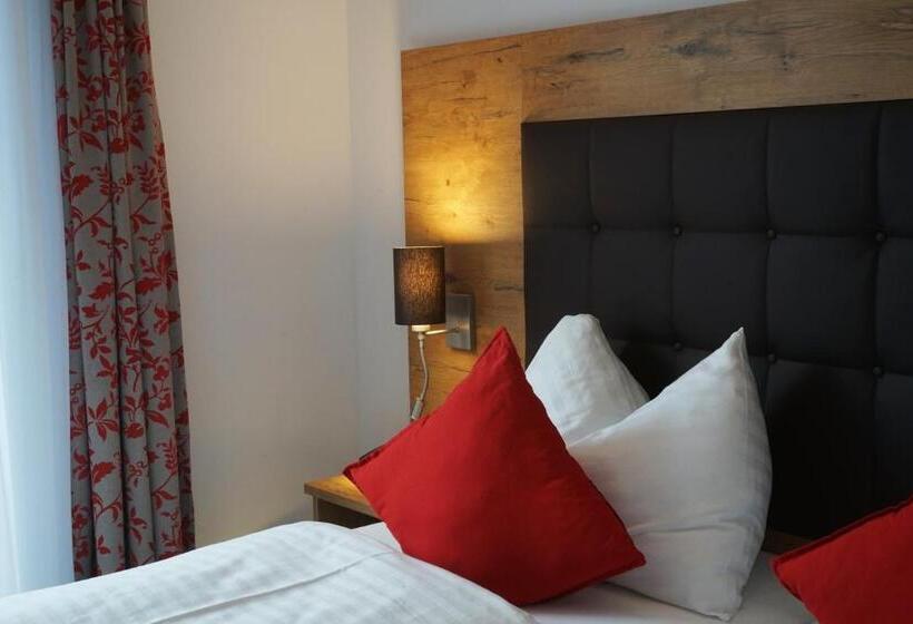 高级大房间, Wilder Mann