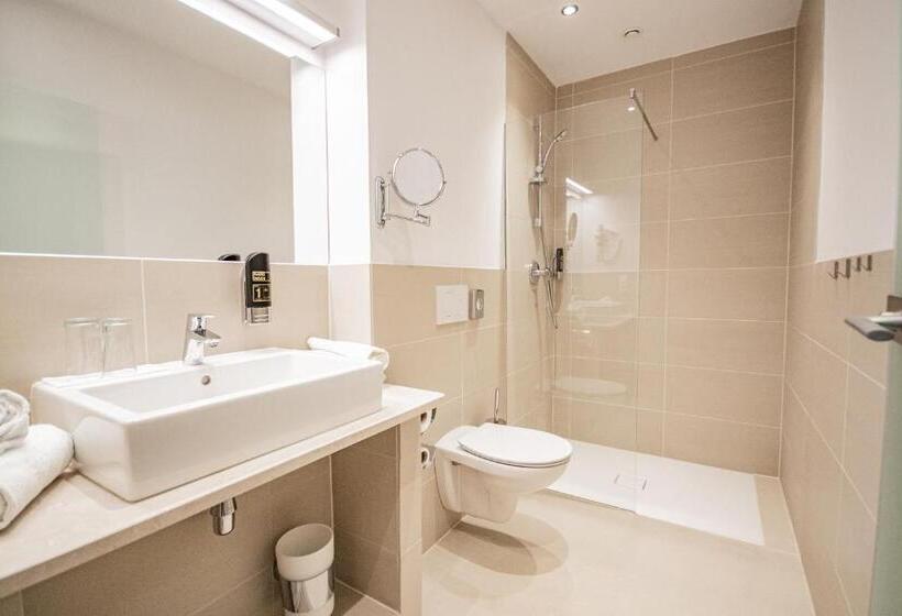 高级大房间, Wilder Mann