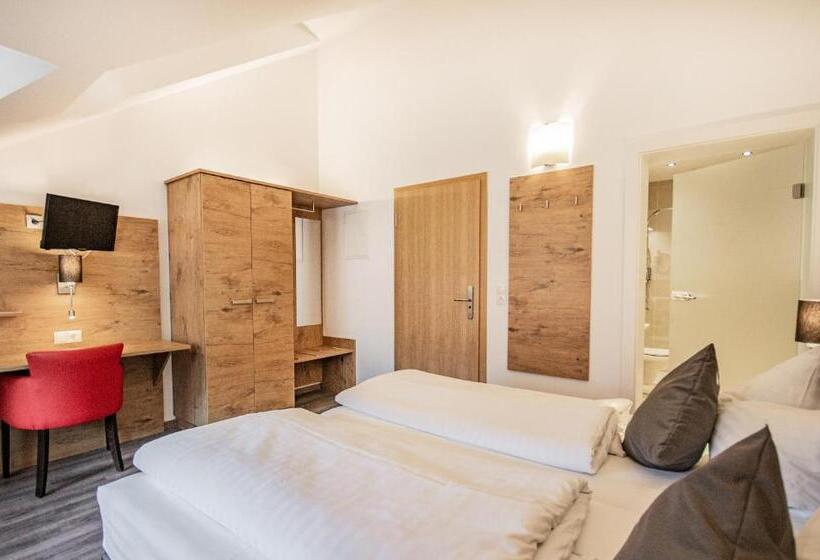 高级大房间, Wilder Mann