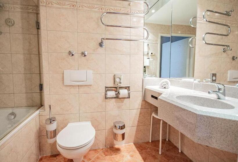 Comfort room with balcony, Wilder Mann