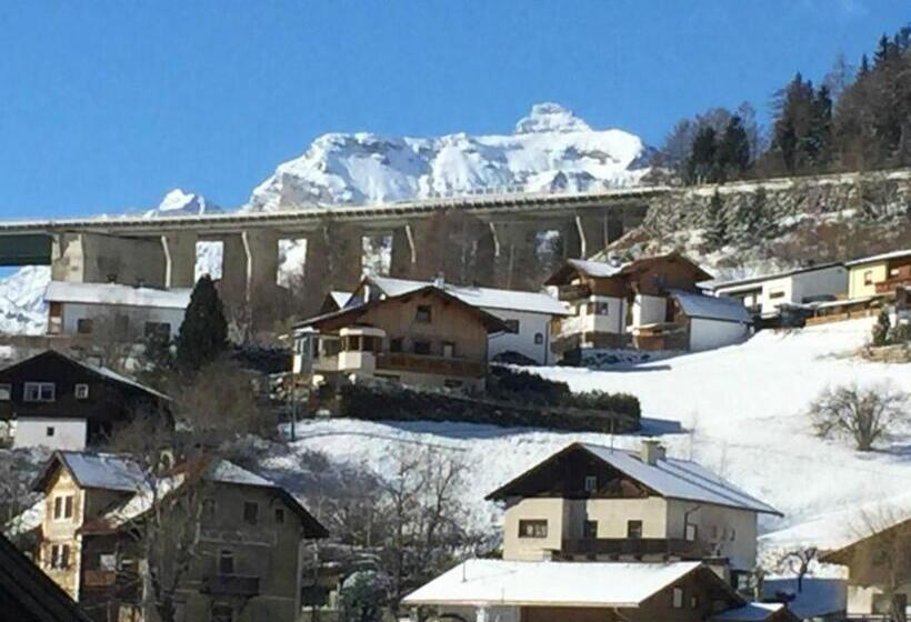 带阳台的标准单人间, Wilder Mann