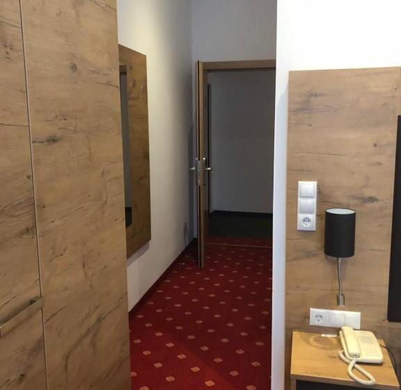 高级单人间, Wilder Mann