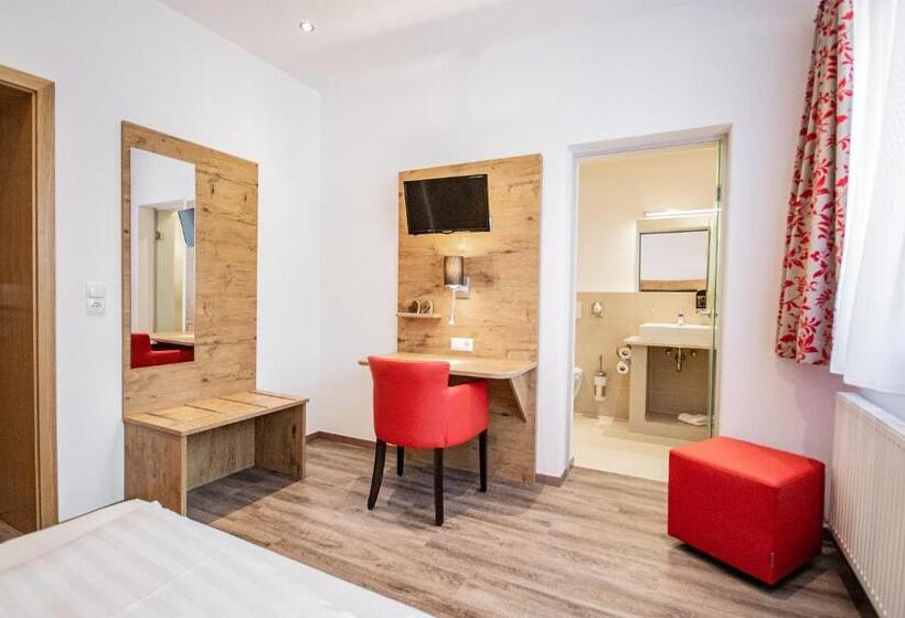 高级单人间, Wilder Mann