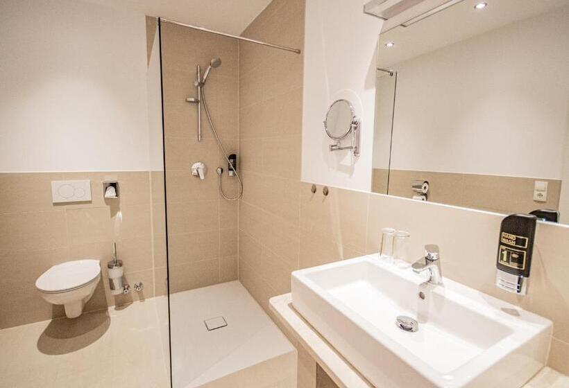 带阳台的高级房间, Wilder Mann