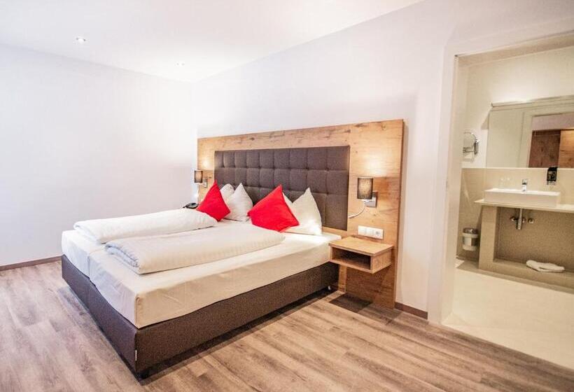 带阳台的高级房间, Wilder Mann