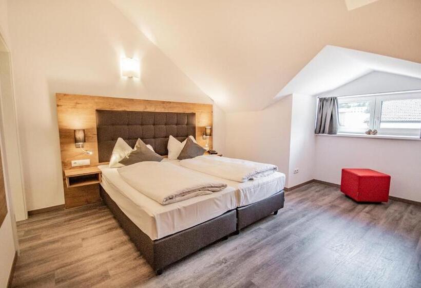 高级大房间, Wilder Mann