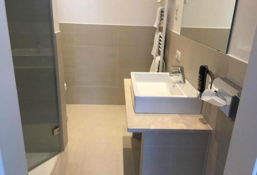 高级家庭房间, Wilder Mann