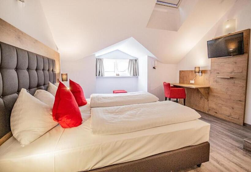 高级家庭房间, Wilder Mann