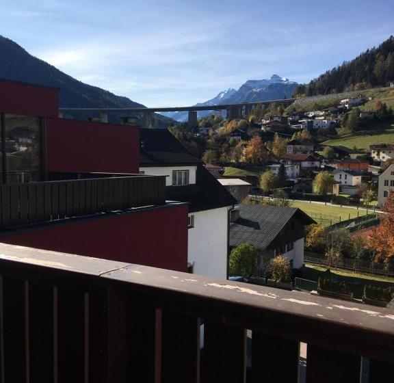 高级单人间, Wilder Mann