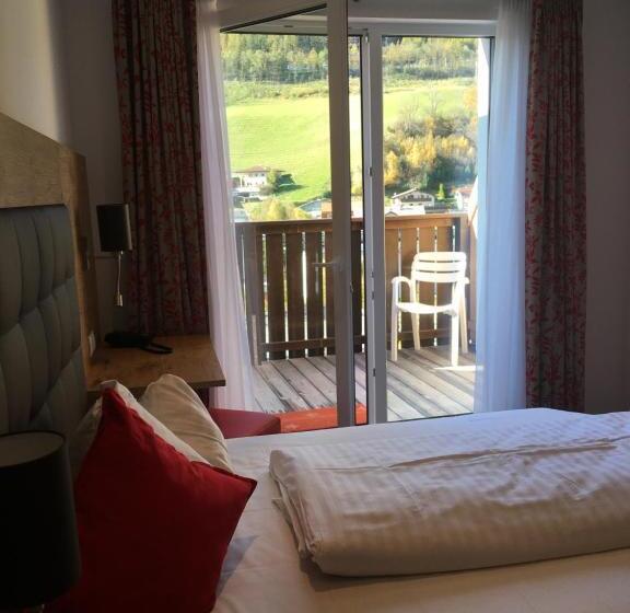 高级单人间, Wilder Mann