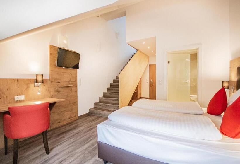 高级家庭房间, Wilder Mann