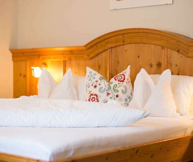 Номер Economy, Zum Hirschen