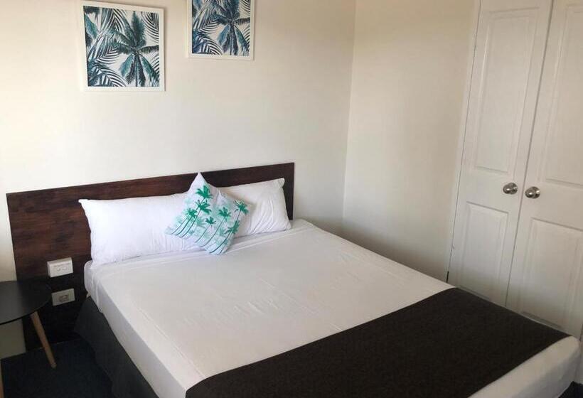 اتاق اکونومی, Coral Sands Motel