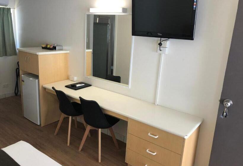 חדר אקונומי, Coral Sands Motel