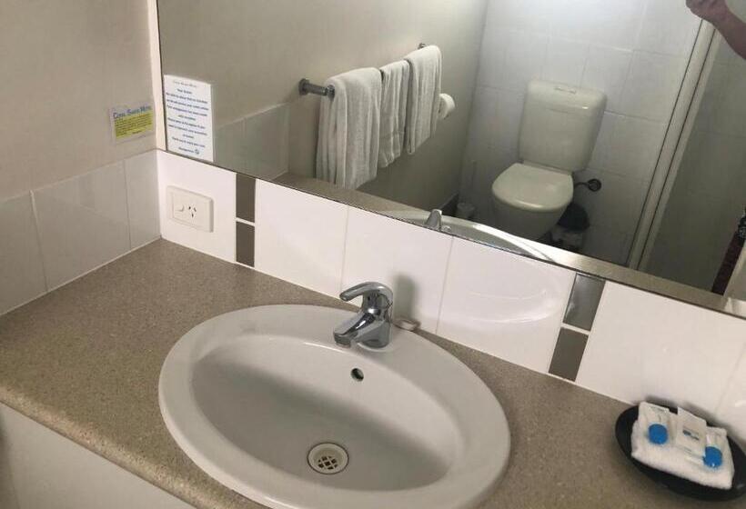 اتاق اکونومی, Coral Sands Motel
