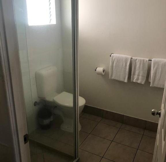 اتاق اکونومی, Coral Sands Motel