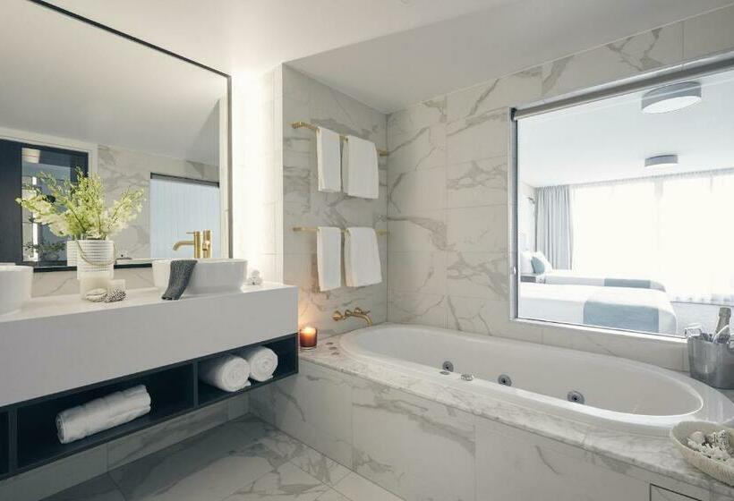 מיטת קינג בסוויטה, Daydream Island Resort