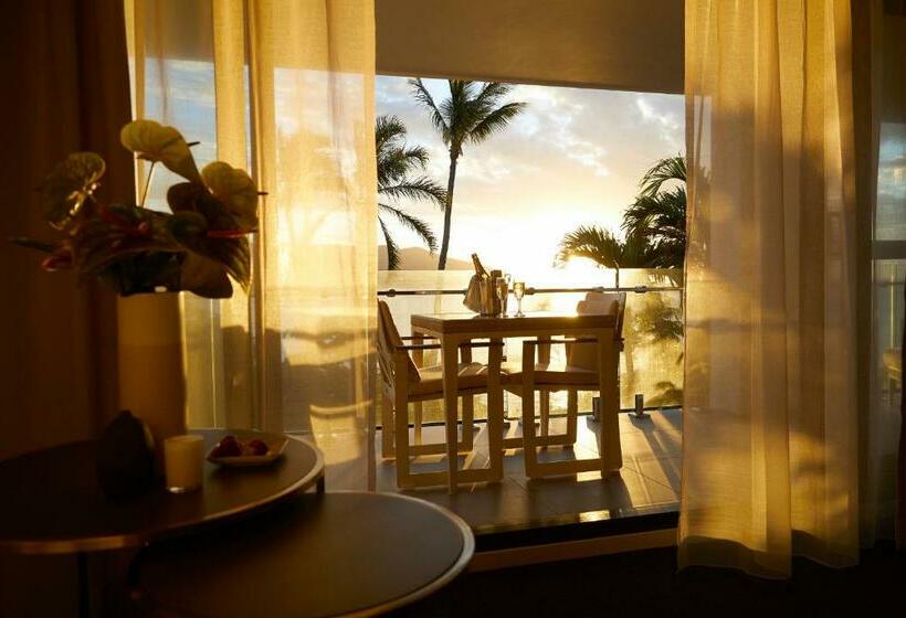 מיטת קינג בסוויטה, Daydream Island Resort