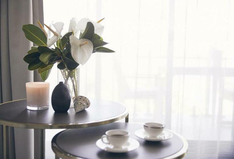 מיטת קינג בסוויטה, Daydream Island Resort