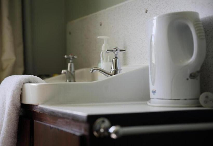 스탠다드 싱글 룸 공동욕실, Astor Private