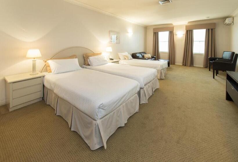 Трехместный Номер Deluxe, Beau Monde International