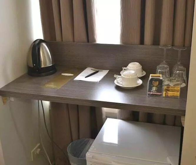 エクゼクティブルーム, Beau Monde International