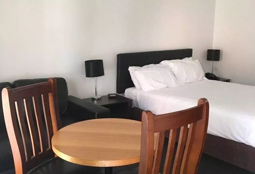 スタンダードスタジオ, Footscray Motor Inn And Serviced Apartments