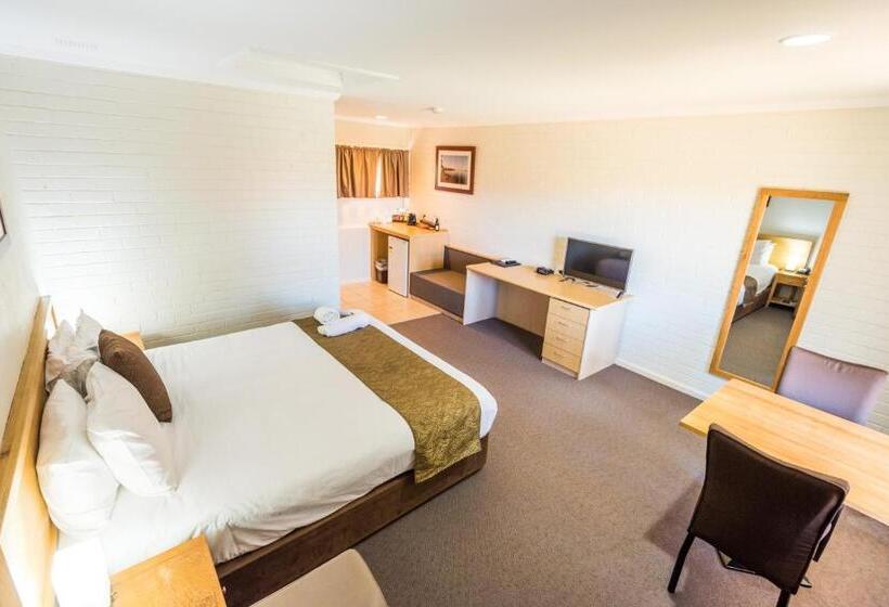 اتاق اجرایی با تخت بزرگ, Hospitality Carnarvon, Surestay Collection By Best Western