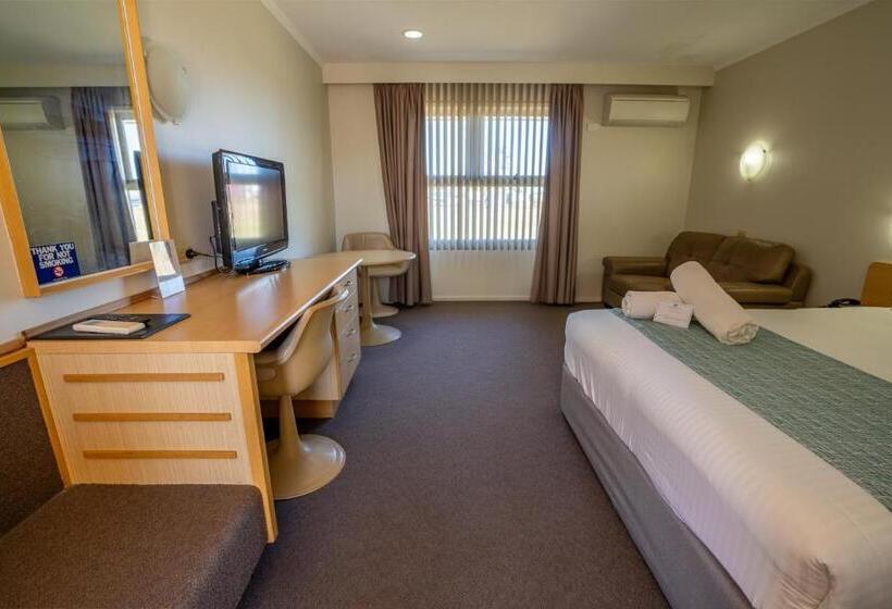 اتاق اجرایی با تخت بزرگ, Hospitality Carnarvon, Surestay Collection By Best Western