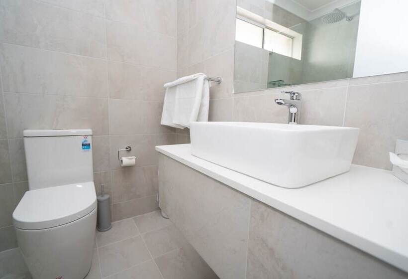 Президентский Люкс, Littomore Suites Bathurst