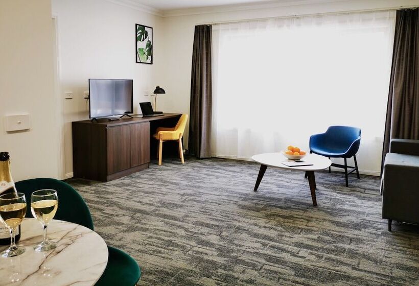 آپارتمان 1 خوابه, Littomore Suites Bathurst