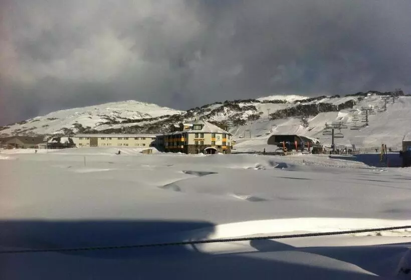 Standard Room with Views, Man From Snowy River