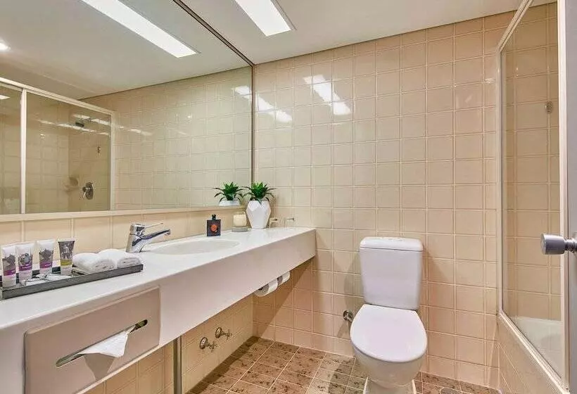 Prestij Oda, Mercure Perth