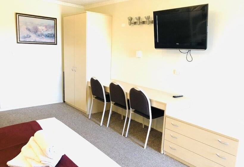 Семейный Номер, Overlander Motor Lodge