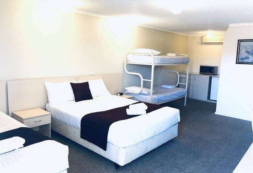Quarto Familiar, Overlander Motor Lodge